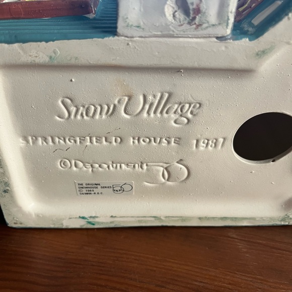Dept 56 Snow Village Blue Springfield House with tree 1987 Retired 1980’s - Picture 3 of 11